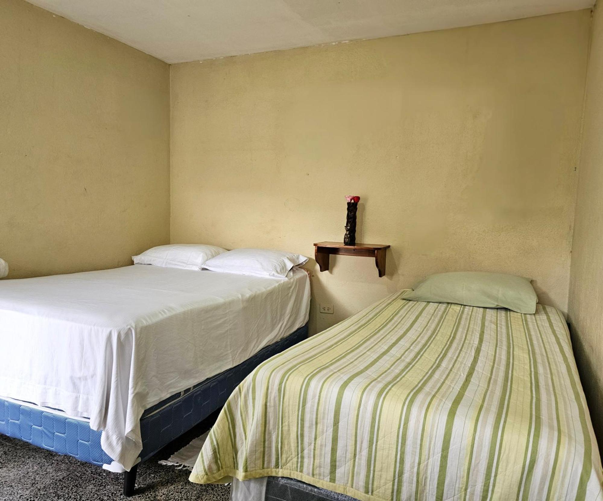 Hostal The Friends Panajachel Zewnętrze zdjęcie